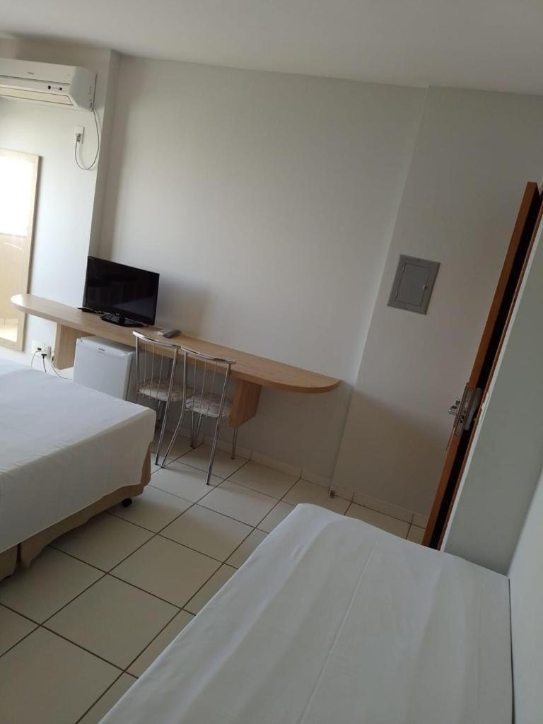 Golden Dolphin Express - Viva Ferias Appartement Caldas Novas Buitenkant foto